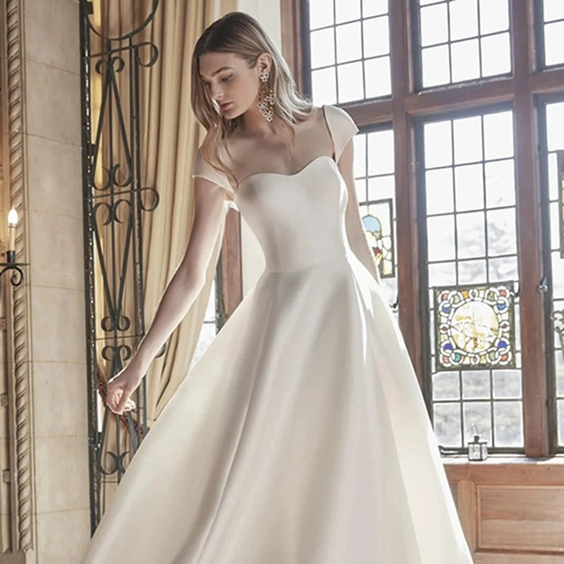 2025 retro light wedding dress new tube top one-word shoulder out yarn temperament satin white evening dress skirt women