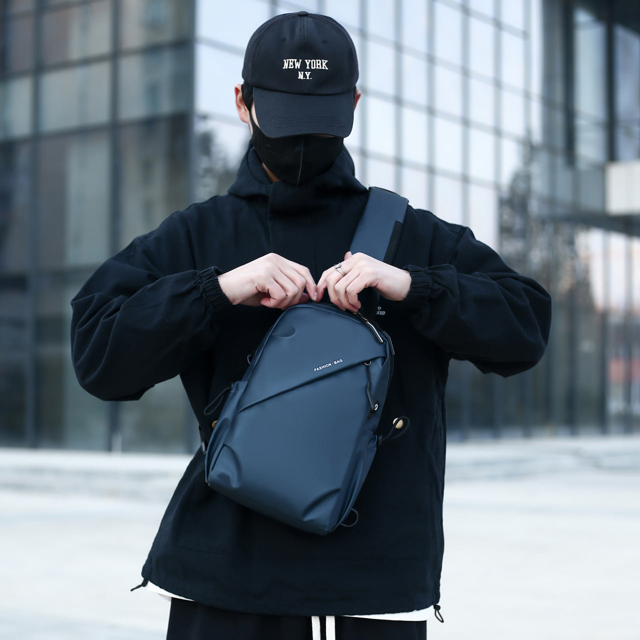 2025 popular New Simple Versatile Messenger Bag Men's Travel Light Bag Shoulder Backpack Men's Multifunctional Portable Breast Bag