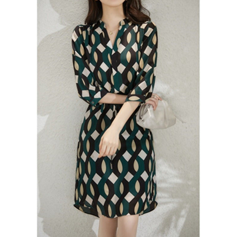 2025 Elegant geometric silk skirt, mulberry silk printed dress women's new medium and long dress, thin V-neck