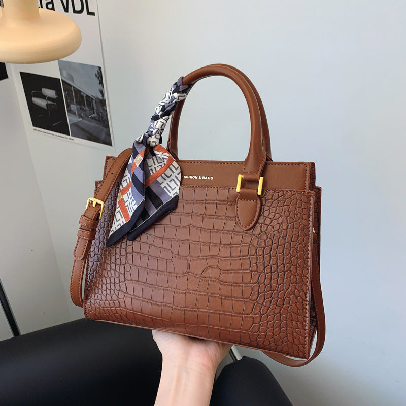 2025 Bag Autumn Women's popular High-end Crocodile Pattern Handbag Simple Texture Fashion Shoulder Bag Work Commuter Bag