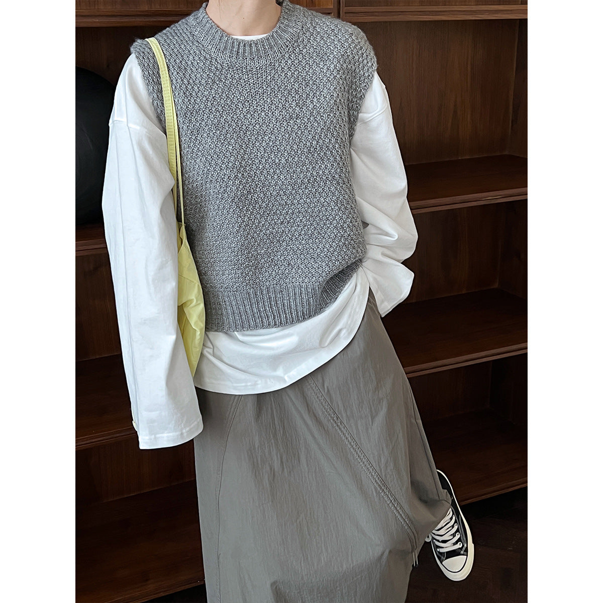 Luxi, retro solid color soft waxy knitted vest women's popular autumn and winter round neck versatile stacked knitted vest ss698