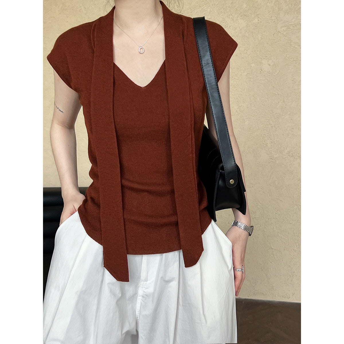 Luxi, Korean version of the design with shawl V-neck short-sleeved T-shirt knitted sweater women's popular autumn shirt top ss552