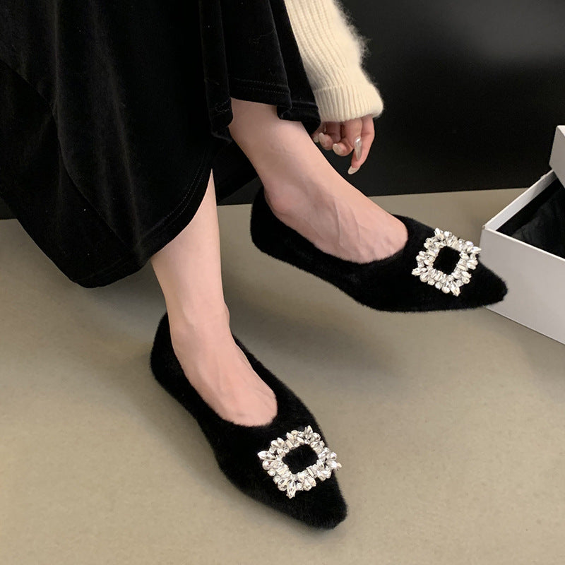 2025 Flat-bottomed pointed rhinestone single shoes that cycle in love! Korean version of temperament wears hairy shoes for women
