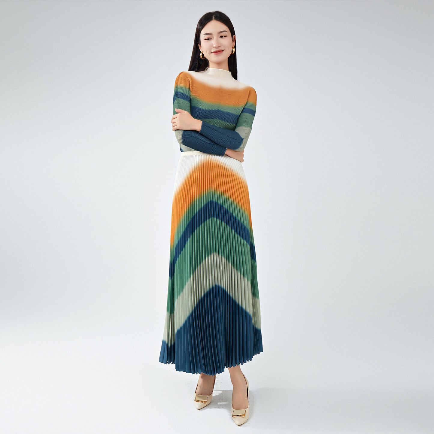 2025 Nanyou high-end women's clothing temperament high-end spring suit fashion gradual change top skirt fold two-piece tide