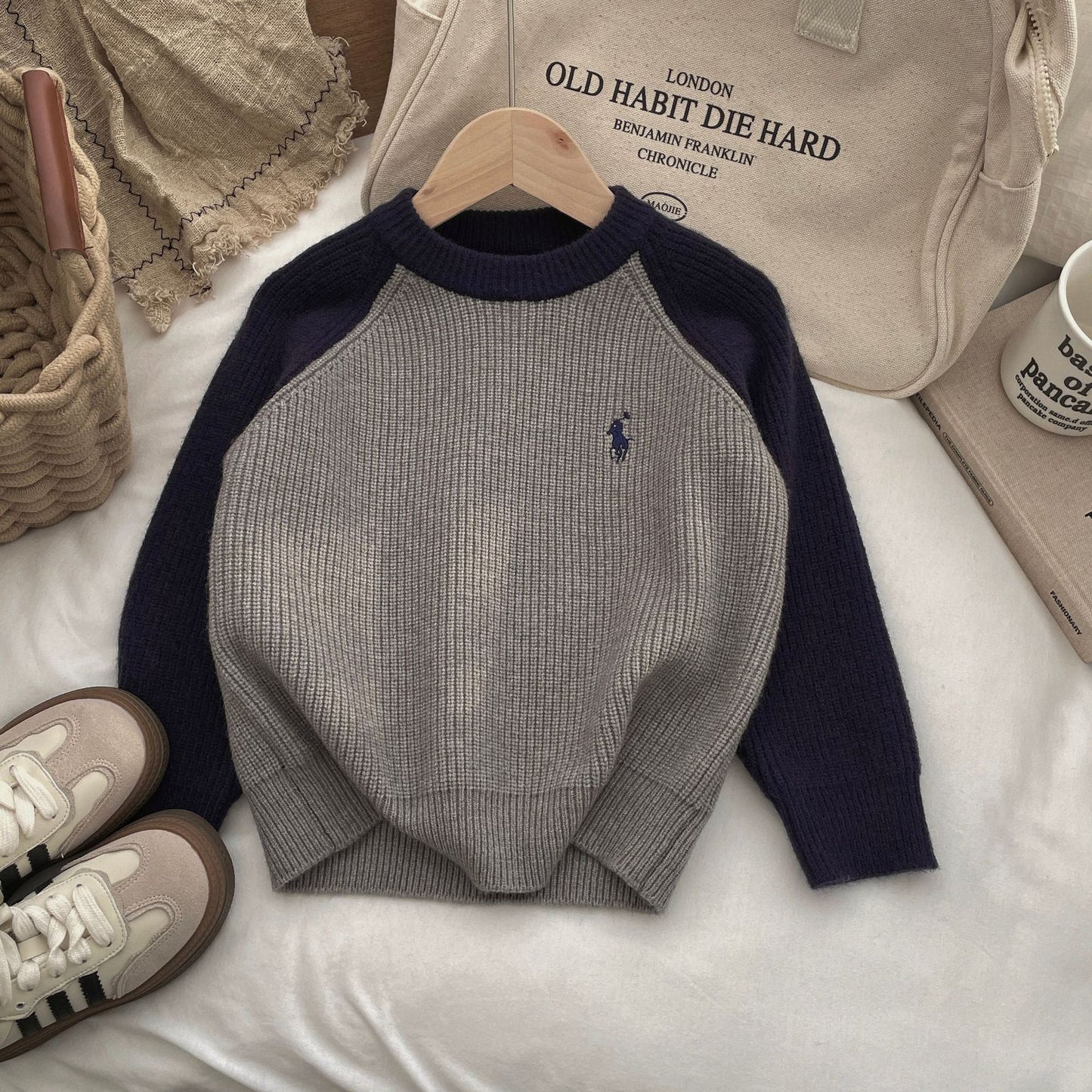 2025 autumn and winter new children's knitted sweaters boys and girls color matching crew neck sweater Korean version thickened pullover sweater tide