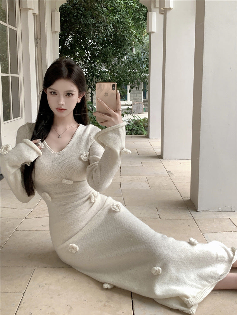 2025 Handmade crochet women's taste beautiful temperament woolen dress women's autumn and winter gentle wind temperament thin knee dress