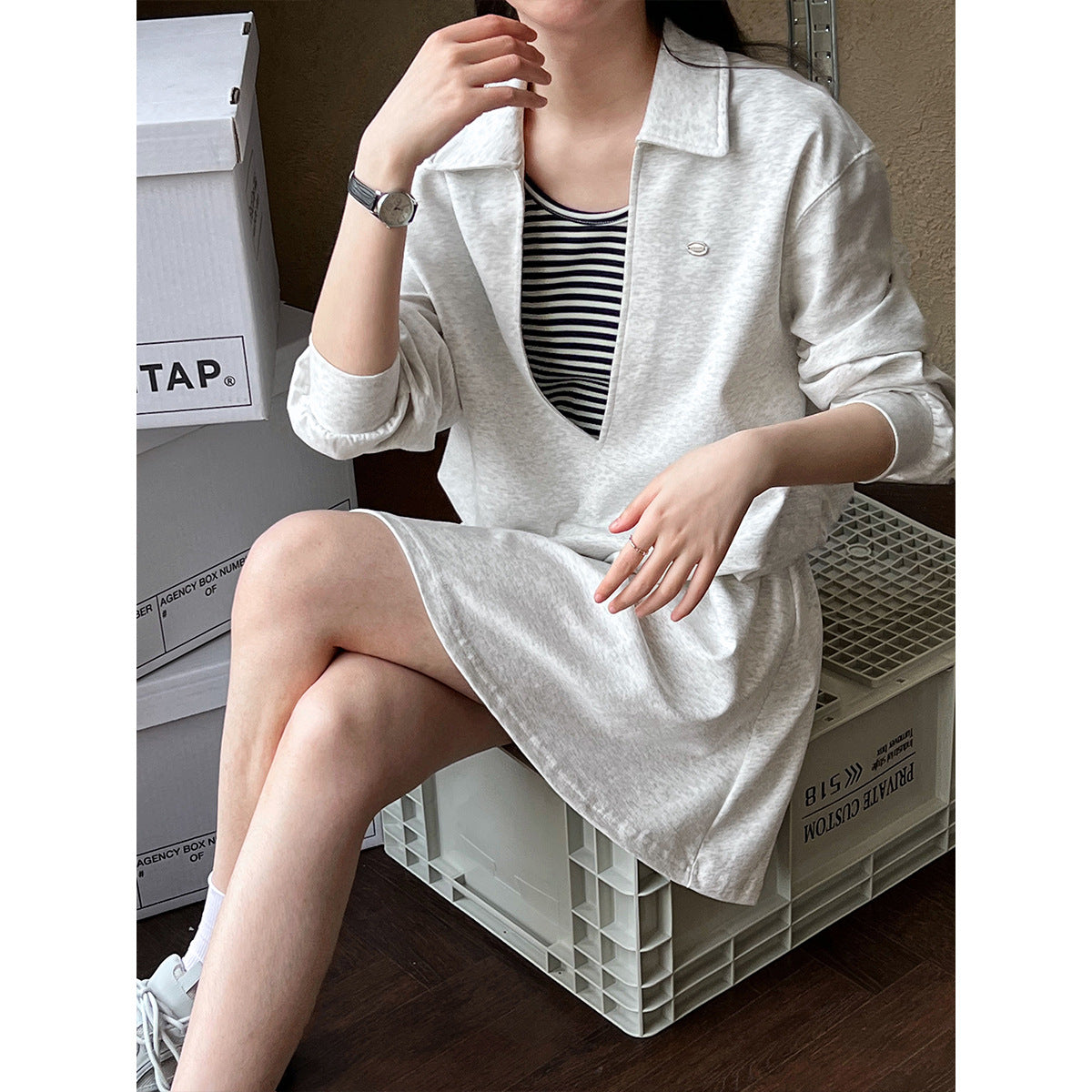 Luxi, Korean age-reducing suit for women's spring new fake two-piece sweater + elastic skirt two-piece set 2884