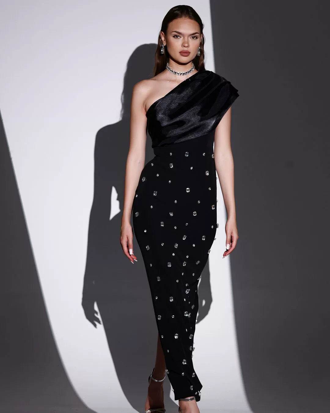 Xiaoxiangfeng one-shoulder slim-fitting rhinestone dress annual meeting catwalk temperament elegant and thin dinner party birthday dress