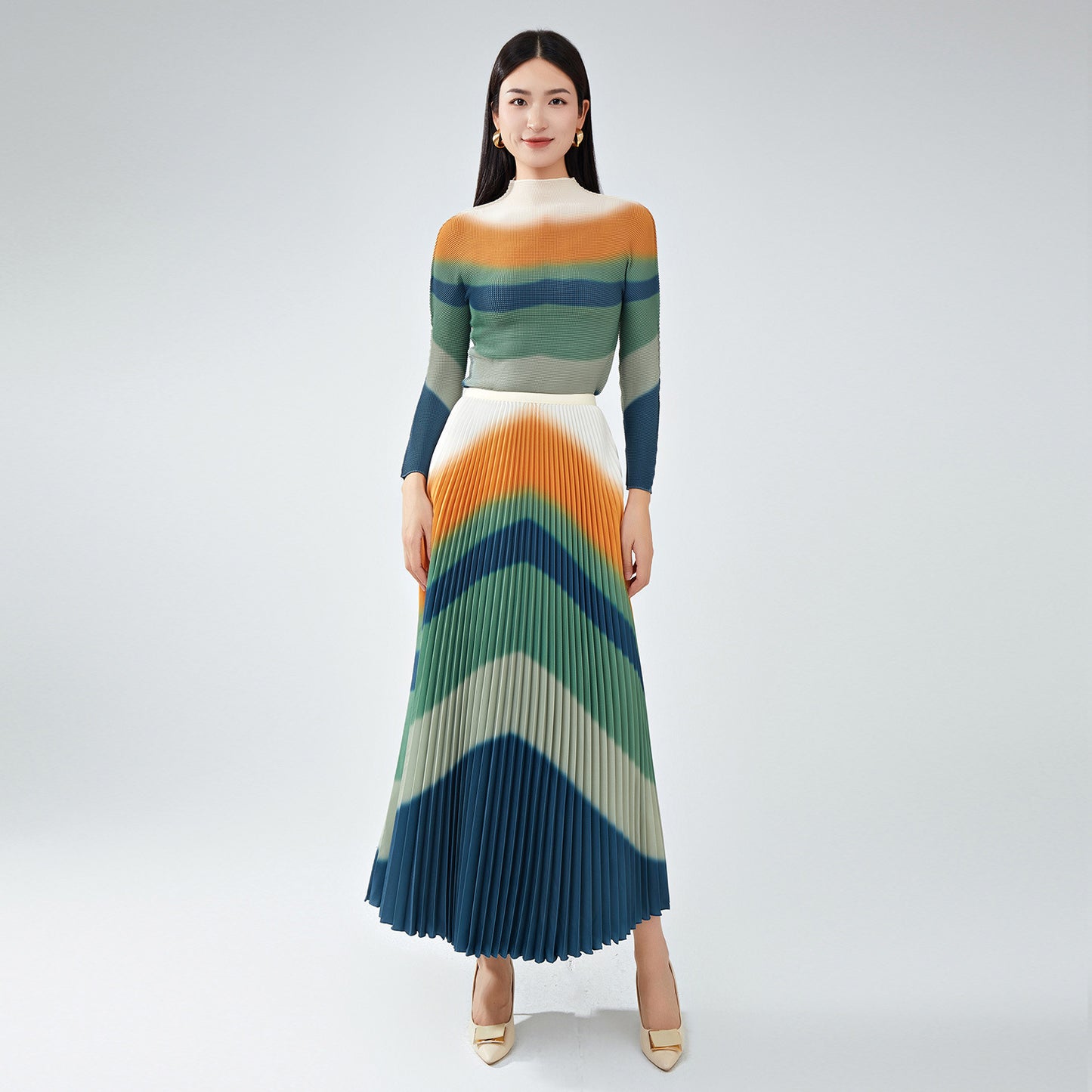 2025 Nanyou high-end women's clothing temperament high-end spring suit fashion gradual change top skirt fold two-piece tide