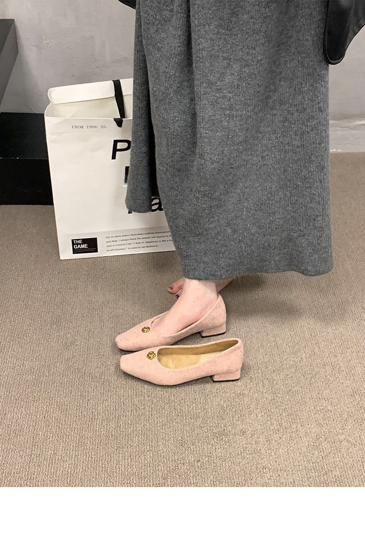 2025 Gentle velvet thick heel single shoes autumn and winter new camellia temperament square head commuting ladyshoes