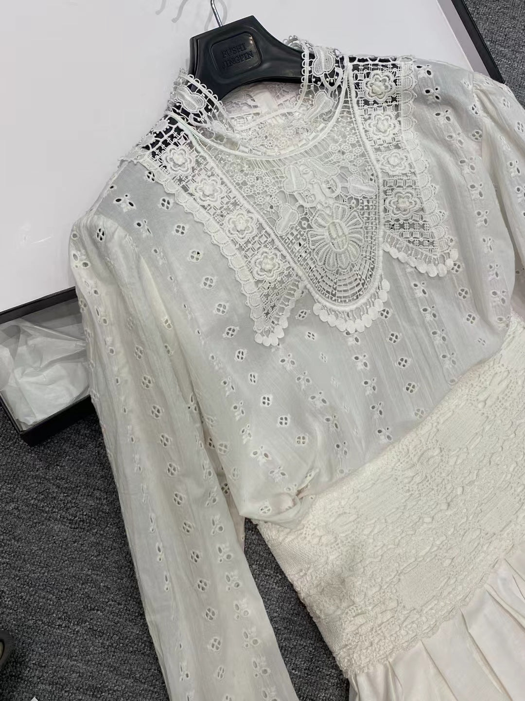 2025 ISA same style, niche design, heavy industry hollow embroidery crochet niche shirt + pleated skirt