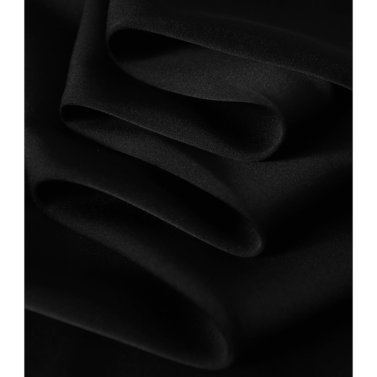 2025 Hollow embroidered silk T-shirt 19MM elastic satin mulberry silk fashion temperament thin v-neck small top black women's clothing