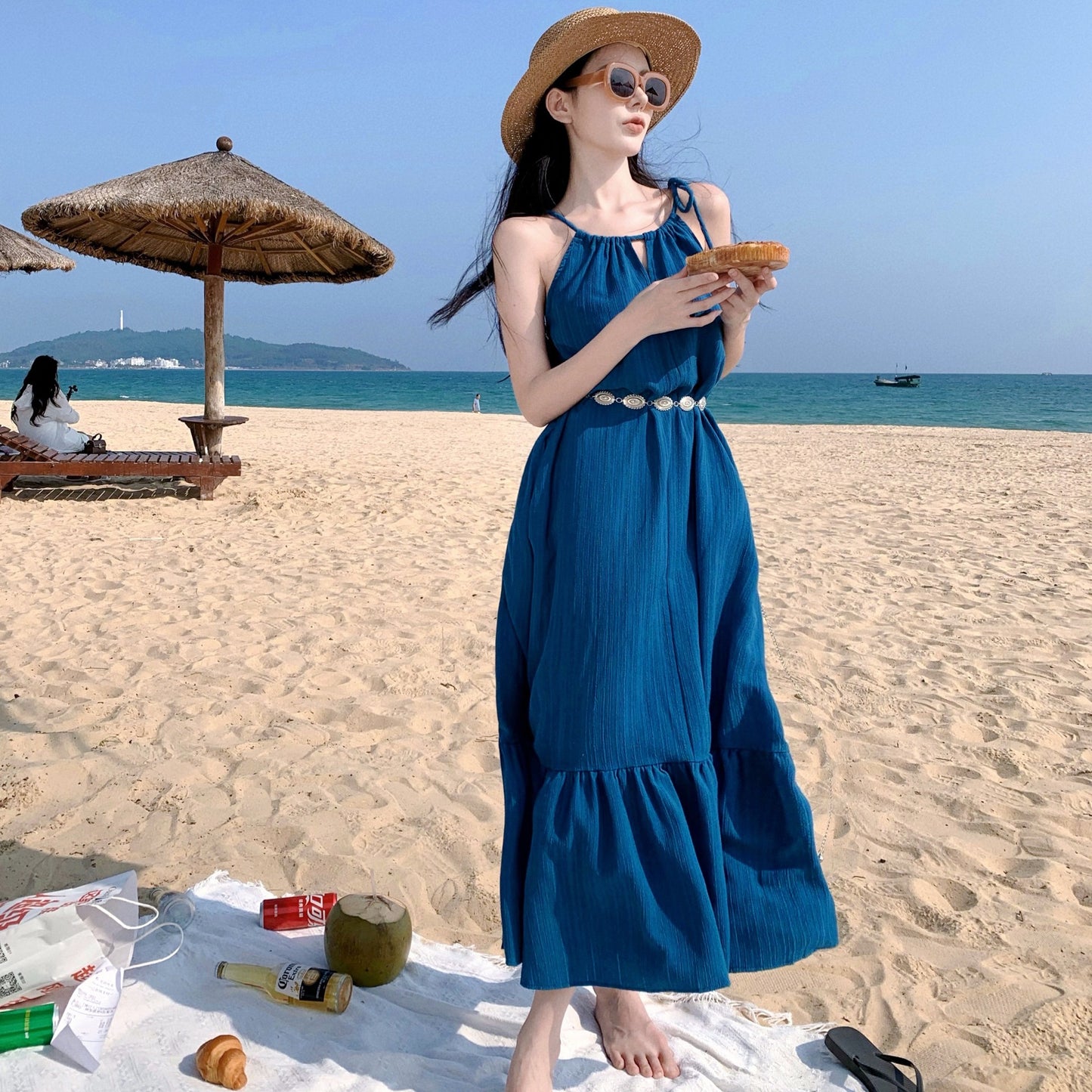 2025 Summer beach retro elegant white neck dress travel vacation style fashion design sense long dress women