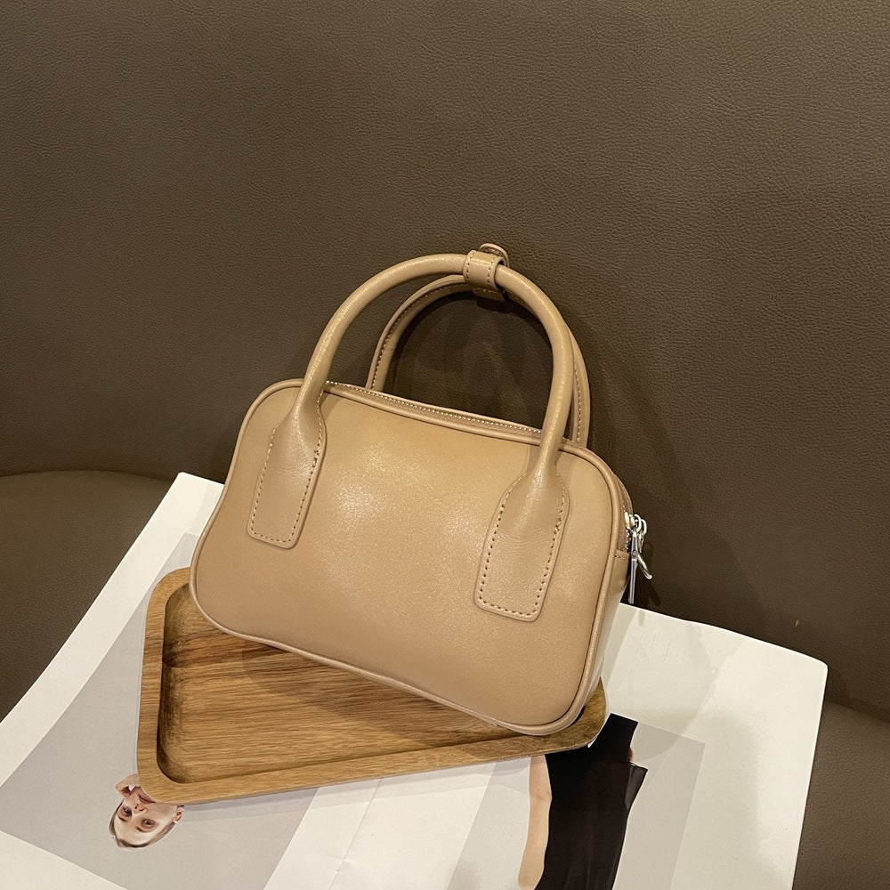 XIANGTUIBAO Cross-Border Vintage Leather Women Bag Fashion Top Layer Skeleton-Skin Boston Bag New Crossbody Hand Holding Pillow Bag 787