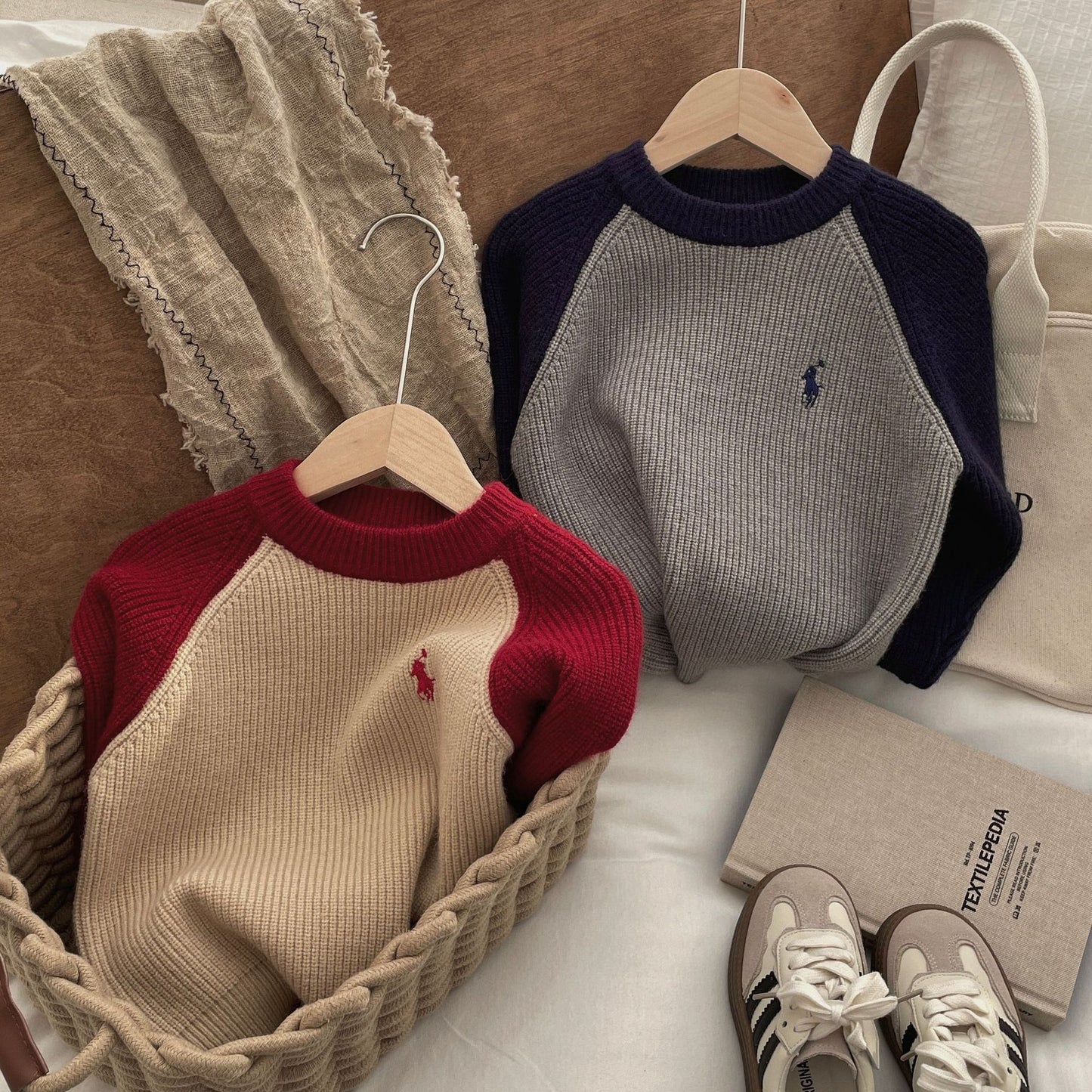 2025 autumn and winter new children's knitted sweaters boys and girls color matching crew neck sweater Korean version thickened pullover sweater tide