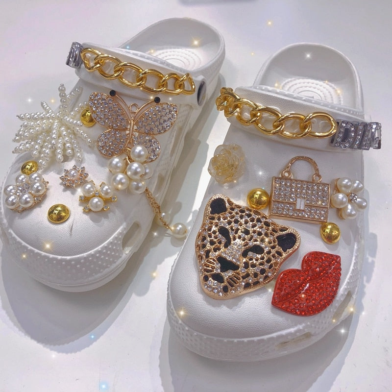 Fashion Women Shoes Summer Chain Platform Punk Slippers Exclusive Garden Shoes Clogs With Charms Female Casual Shoes