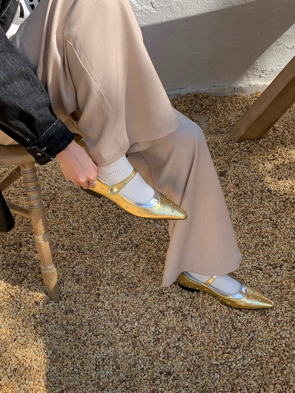 xiangtuibao Pointed Toe Women Loafers Ballet Shoes New Arrivals Autumn Spring Black Gold White Belt Buckle Flat Heels Fashion Slides