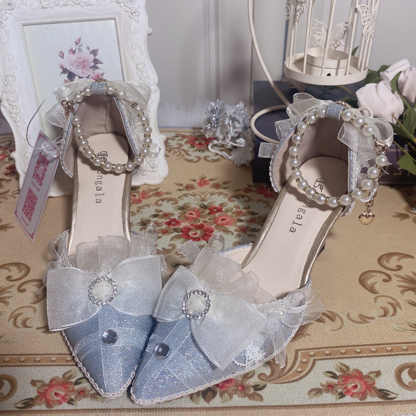 xiangtuibao Pearl Chain Sweet Lace Bowknot Elegant Princess Pointed Sandals Lolita Shoes Silver Wedding Tea Party Cosplay Lolita Shoes