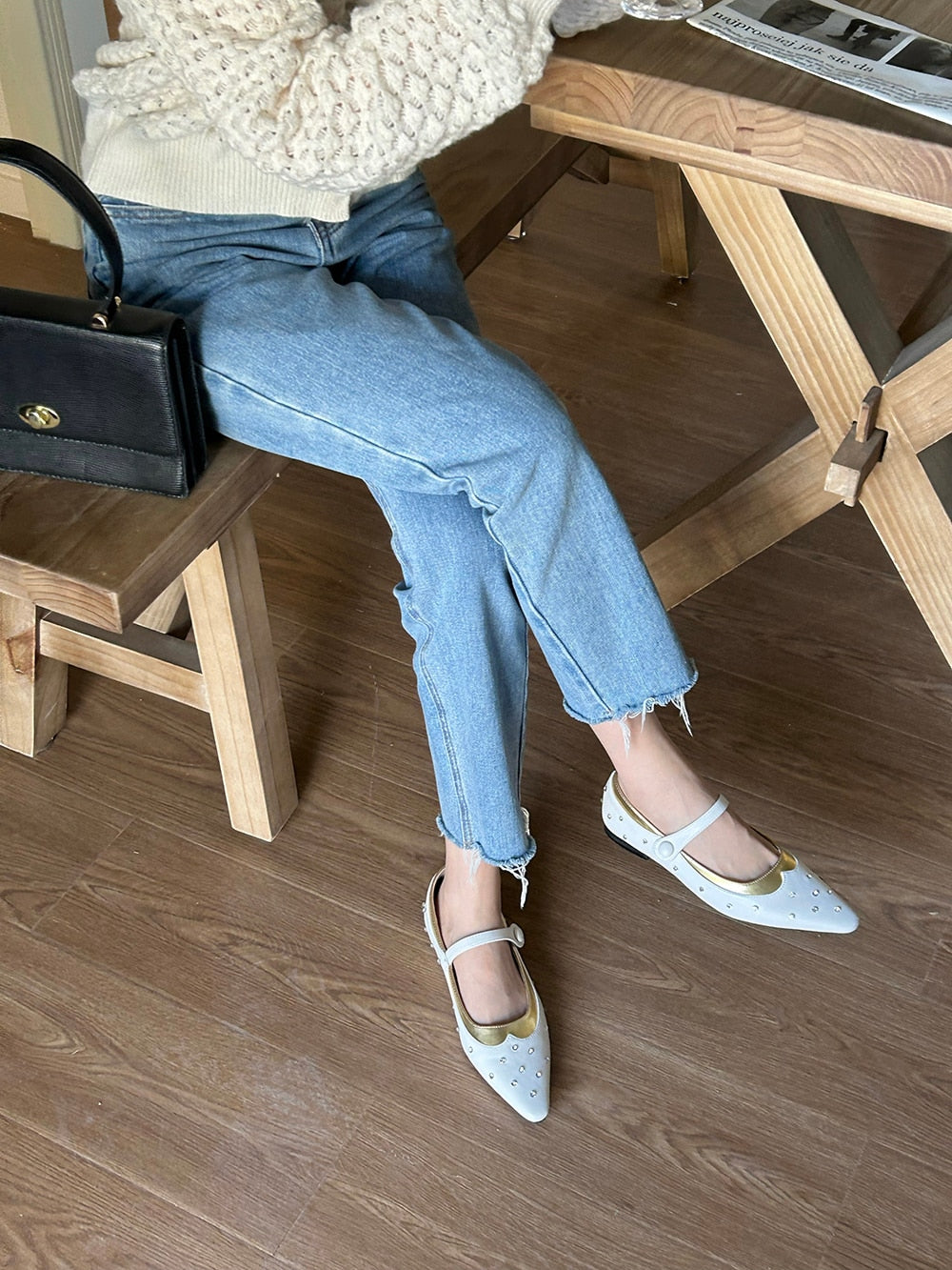 xiangtuibao Pointed Toe Women Loafers Ballet Shoes New Arrivals Autumn Spring Black Gold White Belt Buckle Flat Heels Fashion Slides