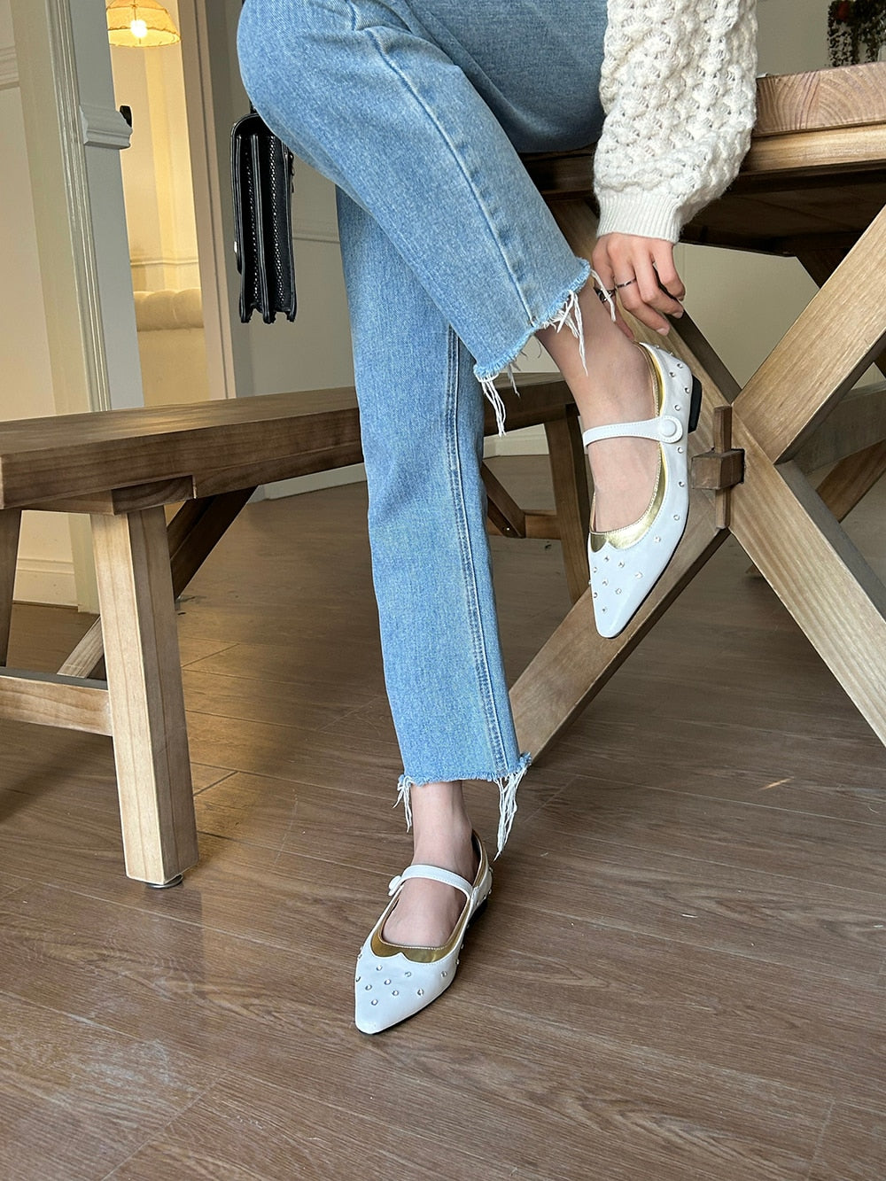 xiangtuibao Pointed Toe Women Loafers Ballet Shoes New Arrivals Autumn Spring Black Gold White Belt Buckle Flat Heels Fashion Slides