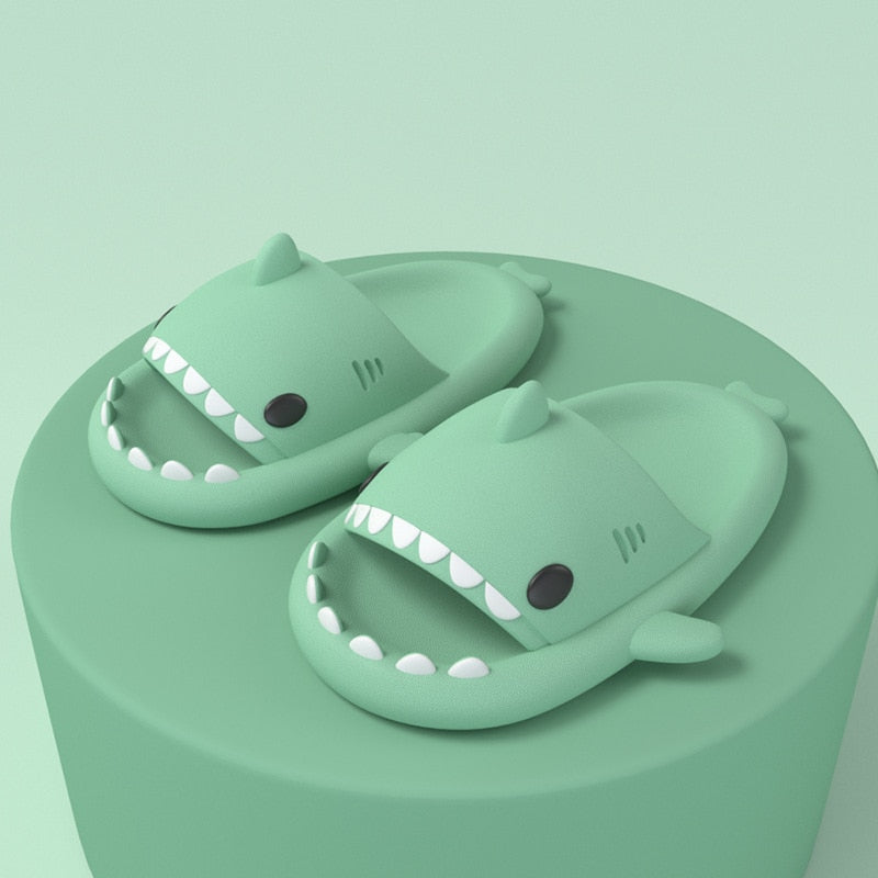 xiangtuibao Unisex Shark Slippers Women New Summer Home Flip Flops Men Non-Slip Solid Color Couple Outdoor Cool Indoor House Funny Slippers