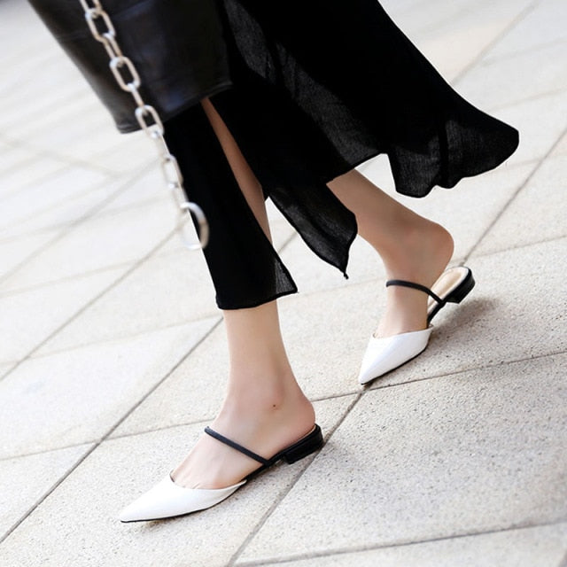 Pointed flat slippers Female summer fashion new toe cap wear Cool drag girl Women's half slippers
