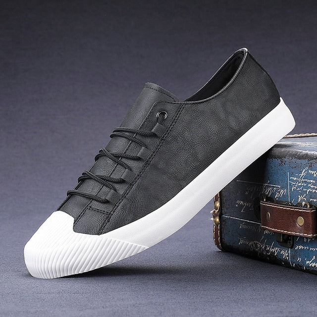 YITU Luxury Low top Men Vulcanize Shoes Autumn New Leather Casual Shoes Korean Breathable Black lace-up Sneaker Shoes
