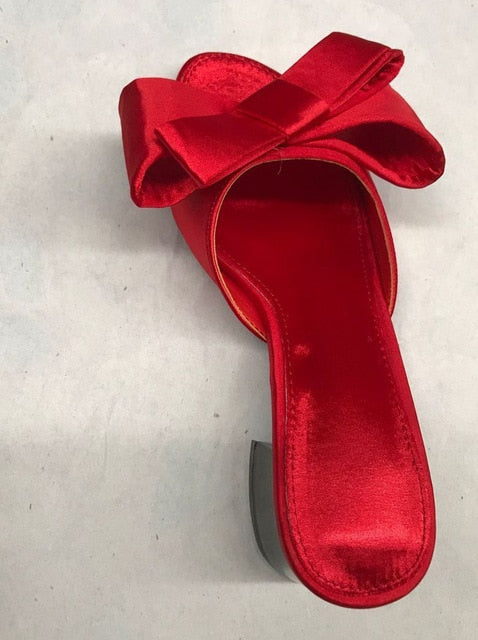 Wearing flat slippers women's shoes Korean version of the summer new large bow satin round head sandals Wild half slippers