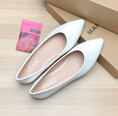 Ladies 2-48 Patent Leather Slip-ons Green Beige Pointy Toe Light Shoes For Women Promotion Simple Flats Spring Outdoor Cute