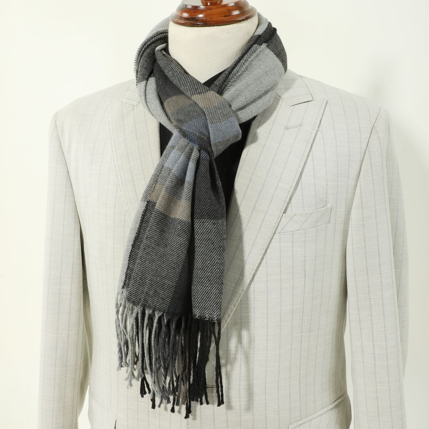 1pc Men's Fashion Retro Style Autumn And Winter Multi-color Plaid Stripe Tassel Warm Scarf Shawl For Daily OOTD