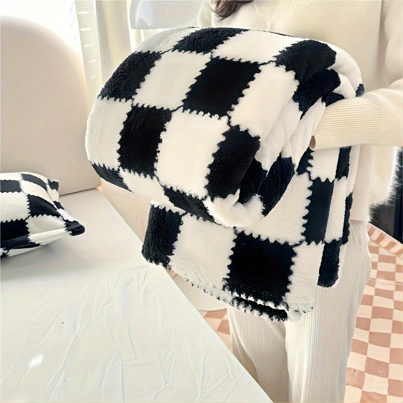 1pc Cozy Traditional Style Plaid Flannel Blanket, Red And White Or Black And White, Soft Panda Velvet (Polyester Fiber), Warm Travel Pet Blanket For Dogs And Cats, Washable