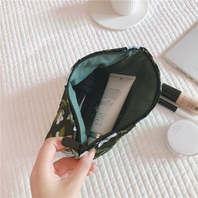 1 Pc Vintage Flower Jacquard Cloth Cosmetic Bag for Women Makeup Organizer Bag Canvas Large Capacity Zipper Lady Handbag
