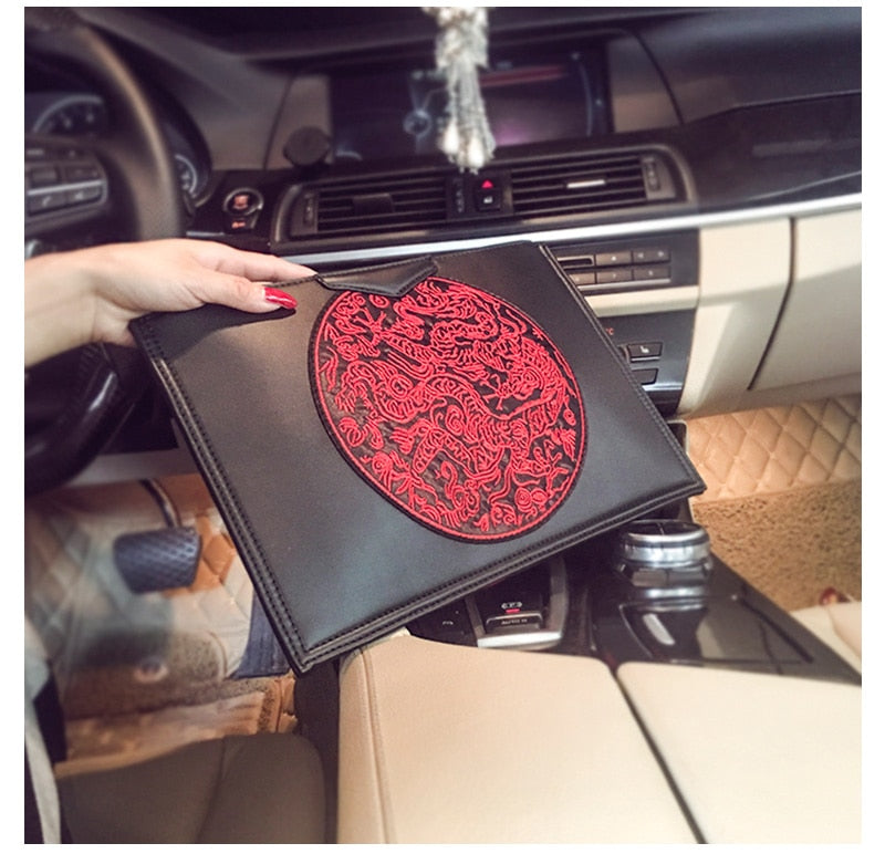 Chinese Style Dragon Embroidery Clutch Bags for Women Bag Personality Envelope Wrist Bag IPad Bags Women Shoulder Bag Purse