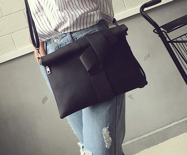 Chinese Style Dragon Embroidery Clutch Bags for Women Bag Personality Envelope Wrist Bag IPad Bags Women Shoulder Bag Purse
