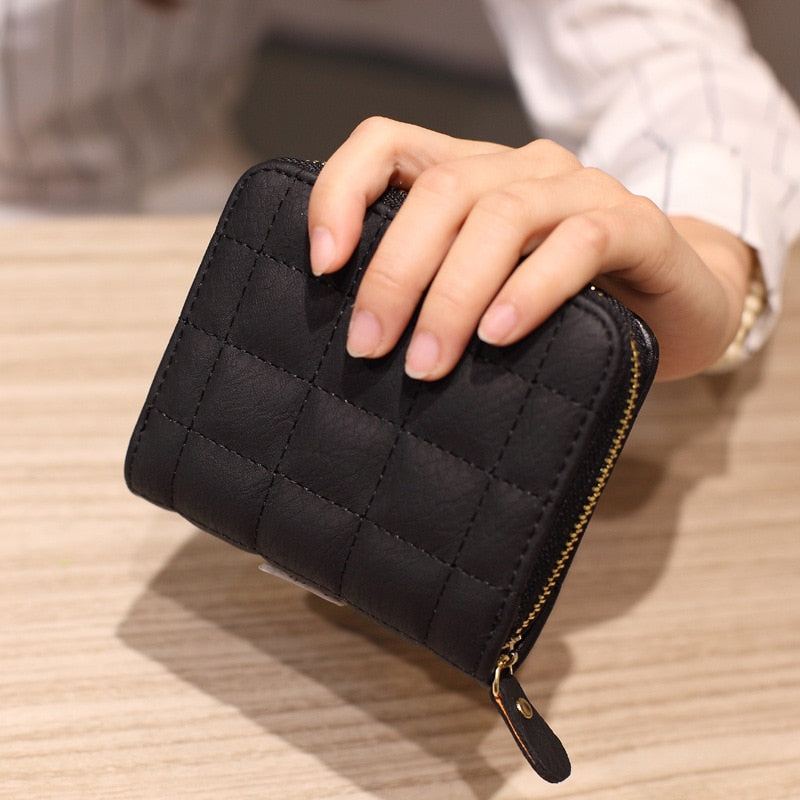 Geestock Fashion Organ Card Holder Wallets for Women Lingge Short Purse Simple Generous Ladies Zipper Wallet Credit Holders