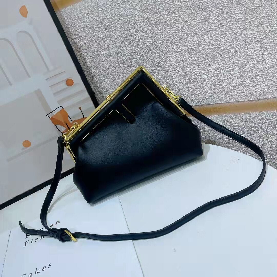 New Female Brand Design Genuine Cowhide Leather Clip Handbag Chain Messenger Bag Clip Clutches Lipstick Mini Bag Women Bag