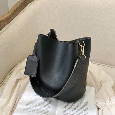 Casual Wide Strap Buckets Bag Designer Women Shoulder Bags Luxury Pu Crossbody Bag Large Capacity Messenger Bag Simply Purses