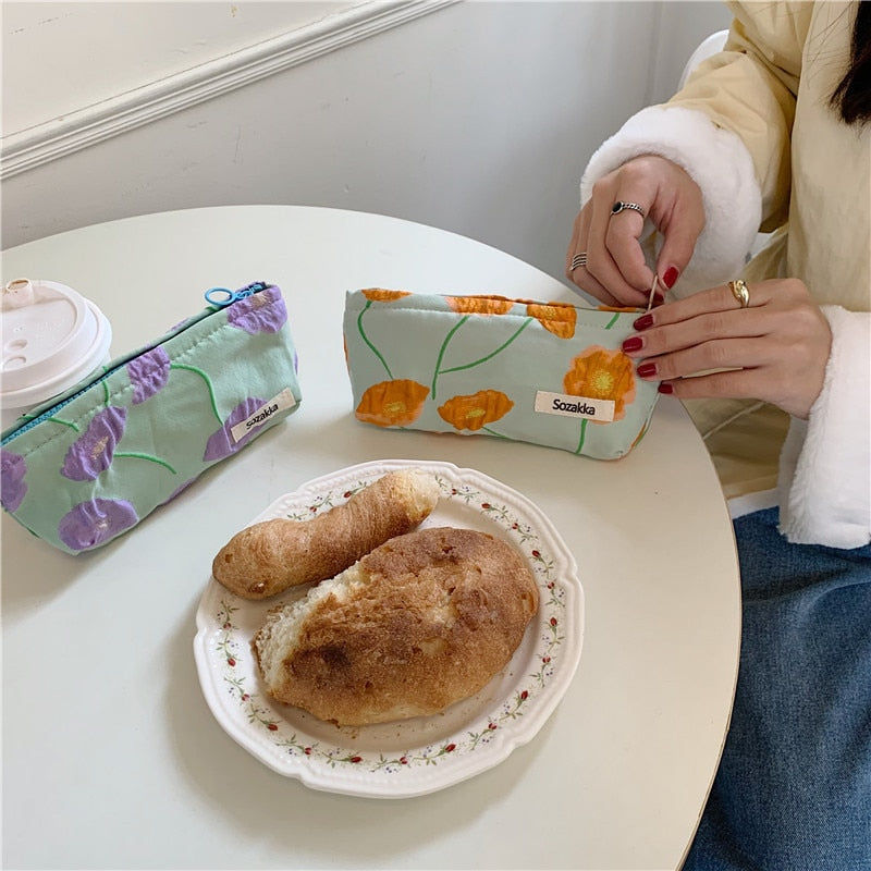 Zipper Lipsticks Toilet Make Up Brush Bag Makeup Pouch 3D Flower Print Cosmetic Bag Vintage Style Women Pencil Case Makeup Bags