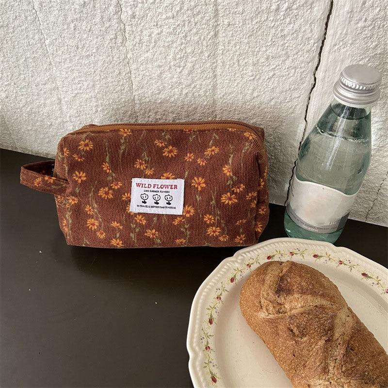 Zipper Pouch Lipsticks Make Up Brush Bag Makeup Pouch 3D Flower Print Cosmetic Bag Vintage Style Women Pencil Case Makeup Bag