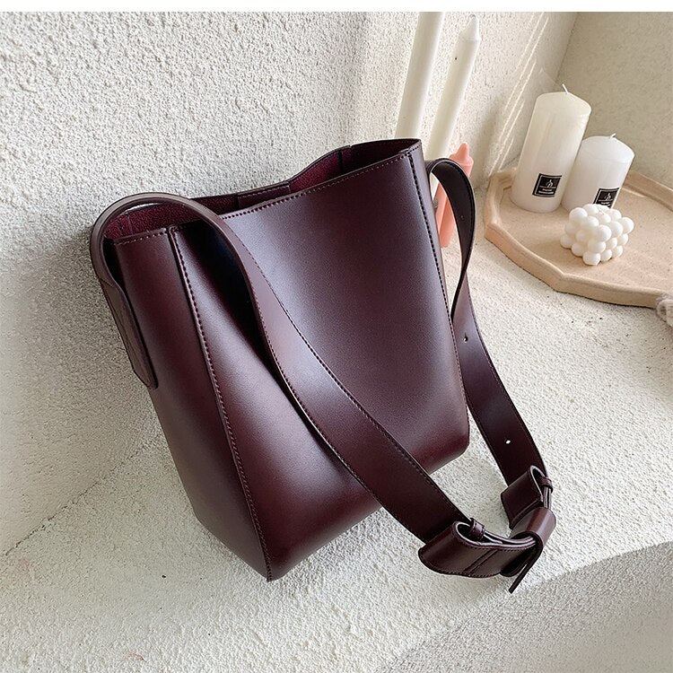 Casual Wide Strap Buckets Bag Designer Women Shoulder Bags Luxury Pu Crossbody Bag Large Capacity Messenger Bag Simply Purses