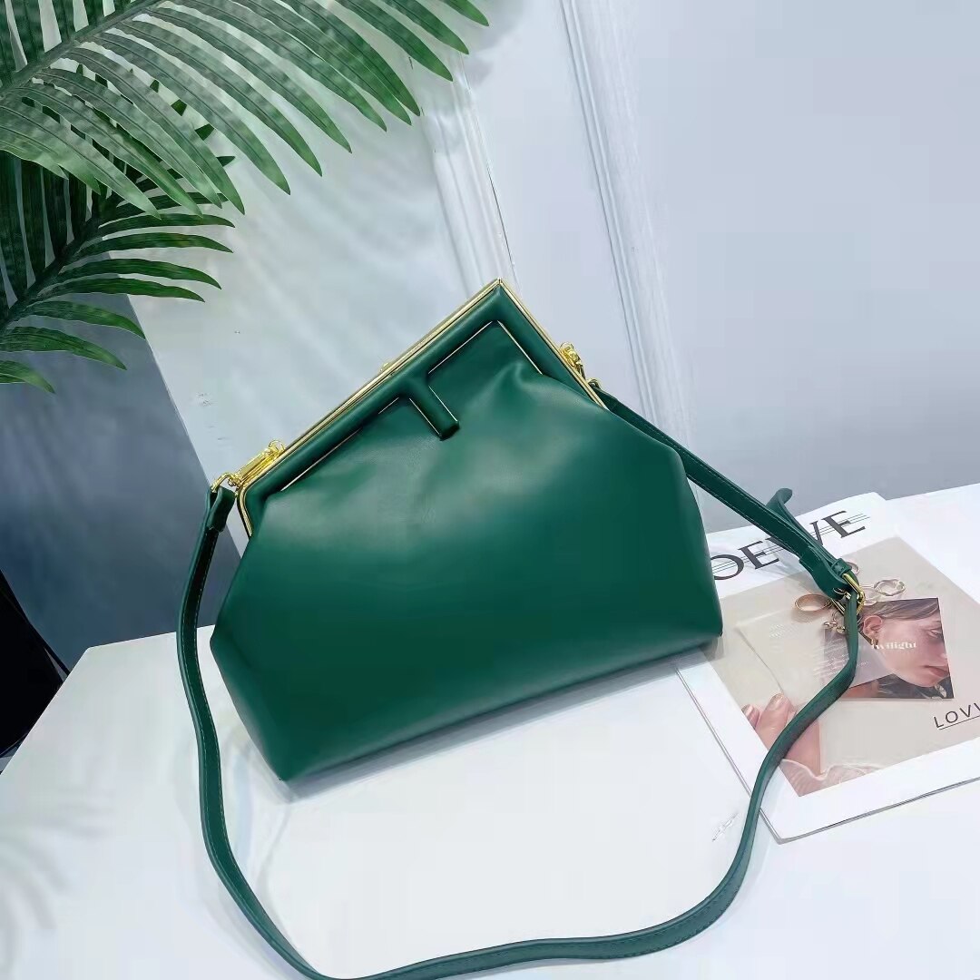 New Female Brand Design Genuine Cowhide Leather Clip Handbag Chain Messenger Bag Clip Clutches Lipstick Mini Bag Women Bag