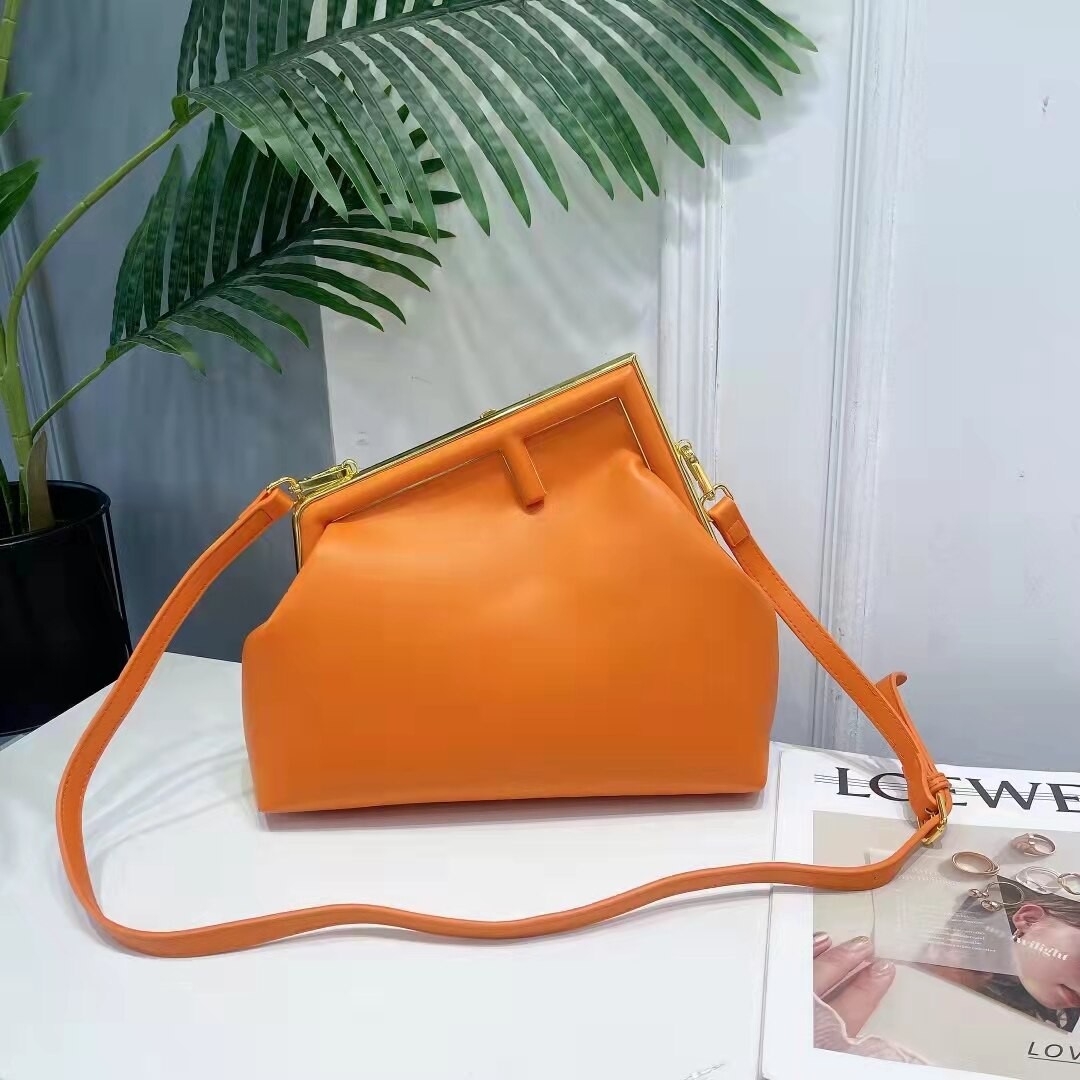 New Female Brand Design Genuine Cowhide Leather Clip Handbag Chain Messenger Bag Clip Clutches Lipstick Mini Bag Women Bag