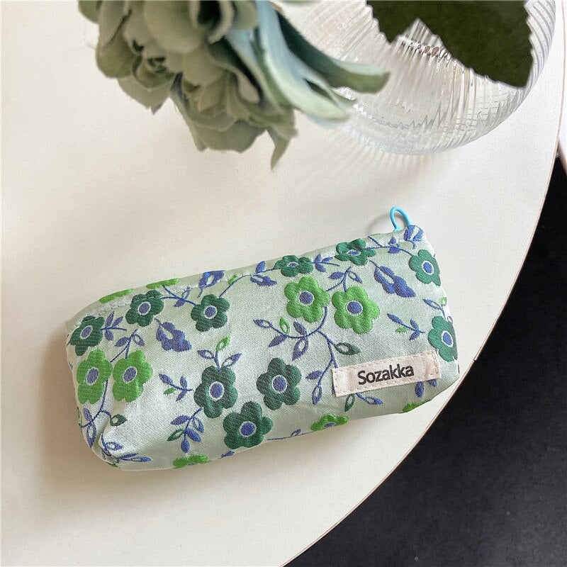 Zipper Lipsticks Toilet Make Up Brush Bag Makeup Pouch 3D Flower Print Cosmetic Bag Vintage Style Women Pencil Case Makeup Bags