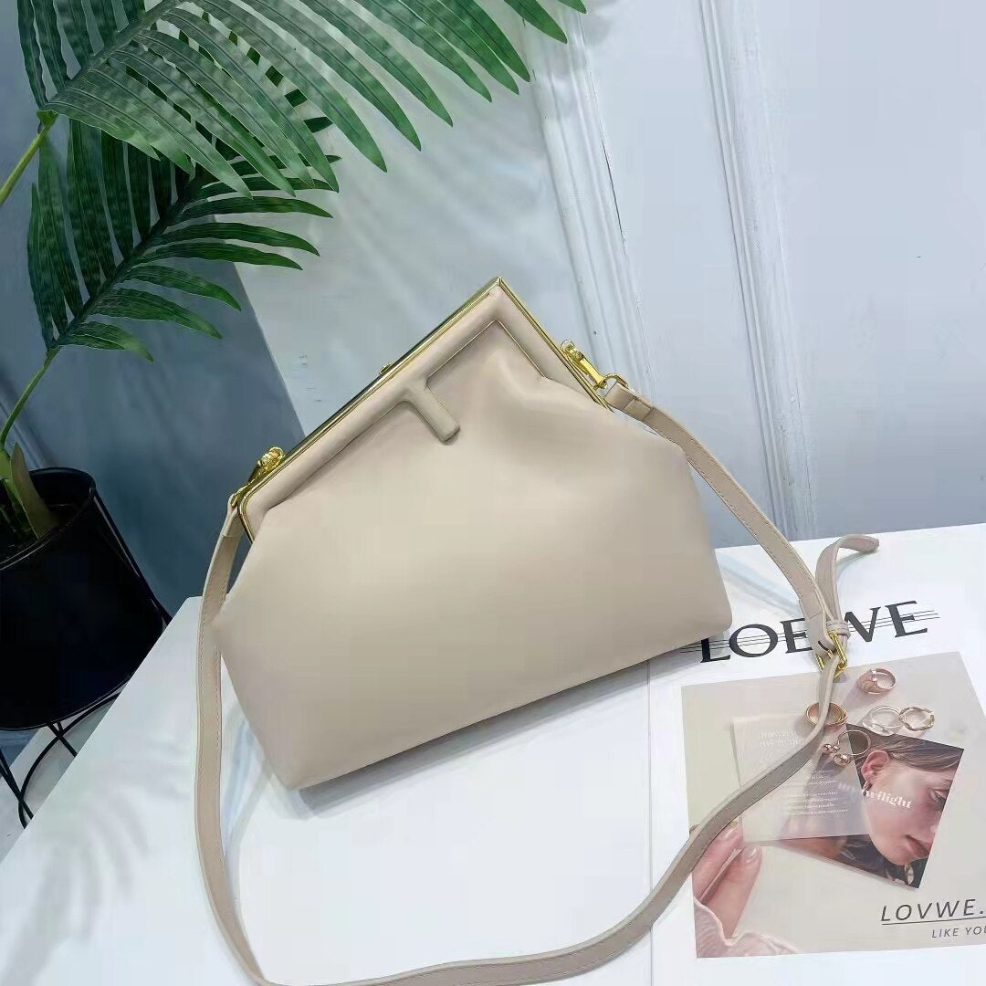 New Female Brand Design Genuine Cowhide Leather Clip Handbag Chain Messenger Bag Clip Clutches Lipstick Mini Bag Women Bag