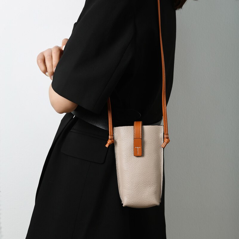 Genuine Leather Women's Shoulder Bag Fashion Trend Mobile Phone Bag Ladies Messenger Bag Simple Crossbody Bag With Card Holder