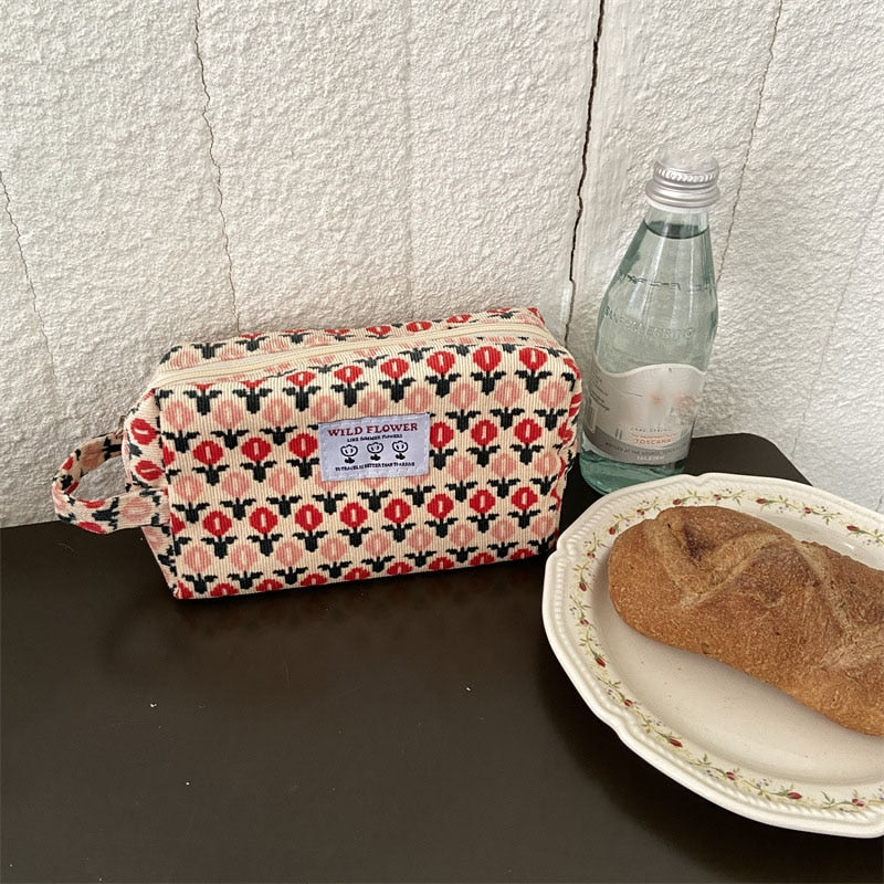 Zipper Pouch Lipsticks Make Up Brush Bag Makeup Pouch 3D Flower Print Cosmetic Bag Vintage Style Women Pencil Case Makeup Bag