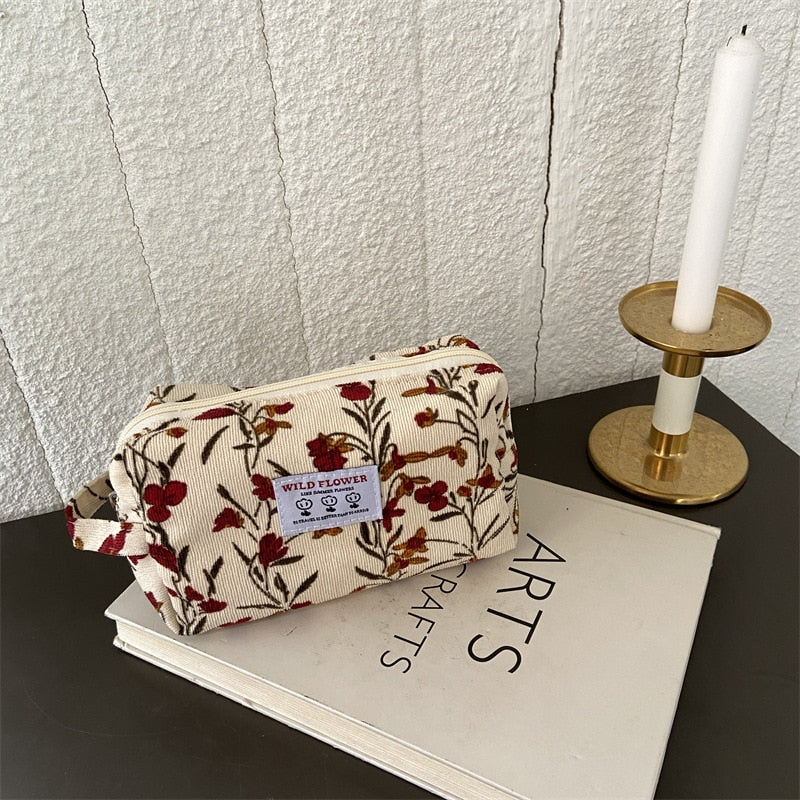 Zipper Pouch Lipsticks Make Up Brush Bag Makeup Pouch 3D Flower Print Cosmetic Bag Vintage Style Women Pencil Case Makeup Bag