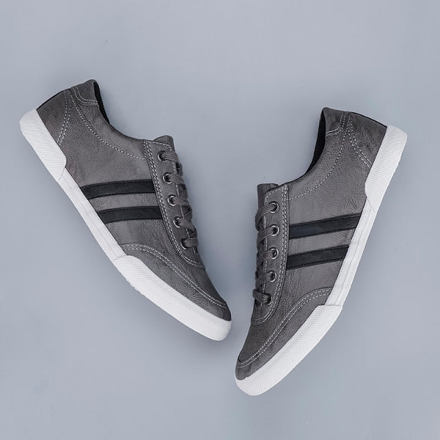 YITU Luxury Low top Men Vulcanize Shoes Autumn New Leather Casual Shoes Korean Breathable Black lace-up Sneaker Shoes