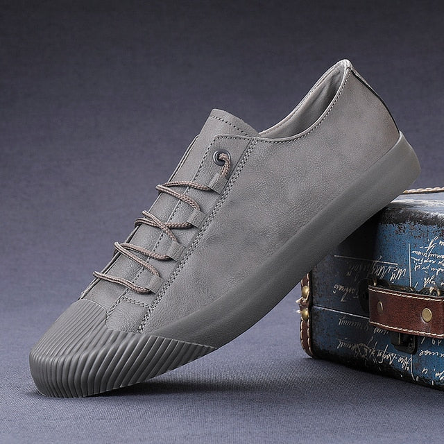 YITU Luxury Low top Men Vulcanize Shoes Autumn New Leather Casual Shoes Korean Breathable Black lace-up Sneaker Shoes