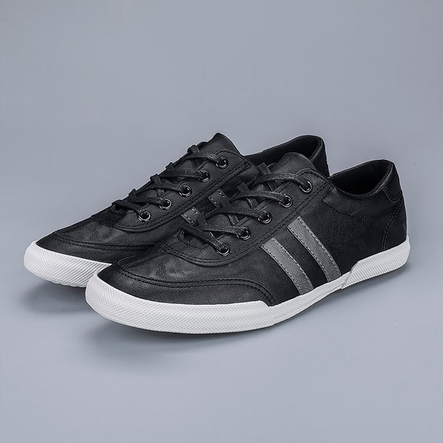 YITU Luxury Low top Men Vulcanize Shoes Autumn New Leather Casual Shoes Korean Breathable Black lace-up Sneaker Shoes